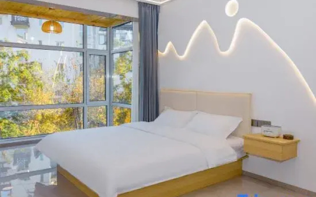 Xuedundun Homestay (Baishan Street Branch)