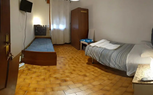 Отель Alloggi Sant'Antonio Италия, Падуя - отзывы, цены и фото номеров - забронировать отель Alloggi Sant'Antonio онлайн комната для гостей