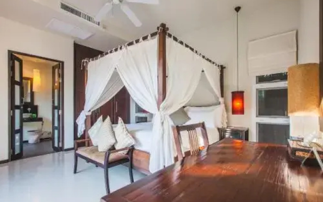 Four Bedroom Oriental Villa Layan by Brown Starling