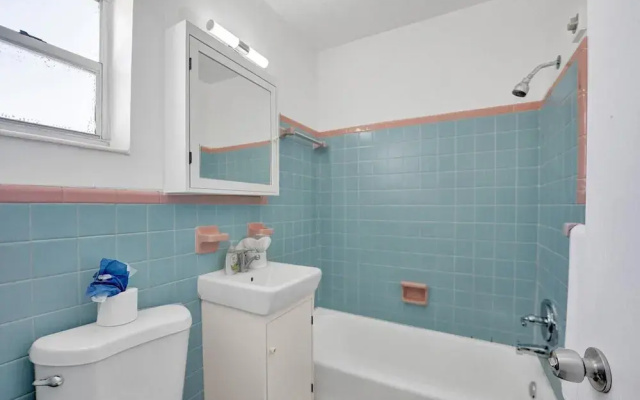 Desoto 2 Bedrooms Second Floor