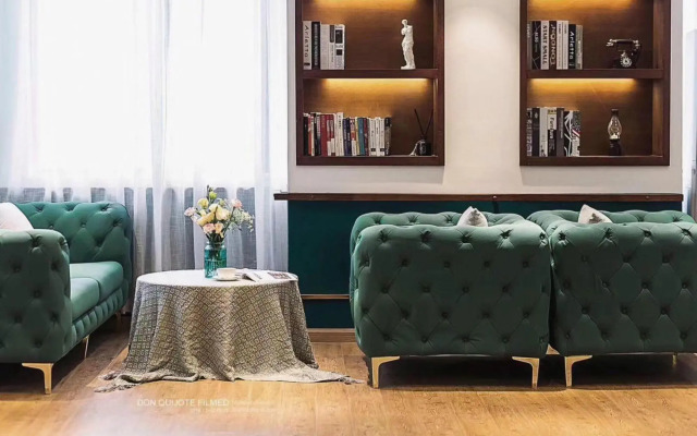 Xuanyue Hotel (Wuyi Square IFS International Financial Center)