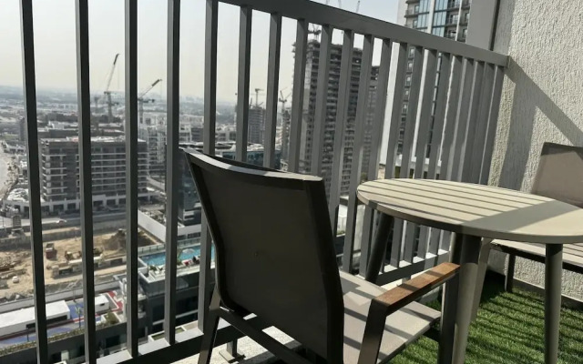 Luxury 1BR Apartment with Pool Access