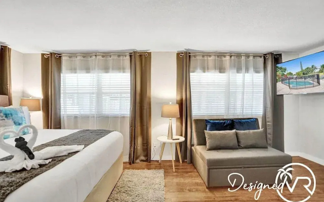Amazing 4BR with Private Heated Pool