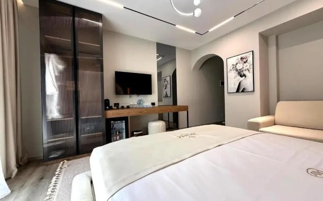 Noam Luxury Hotel