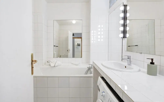 Charming 1BR Steps from Saint-Germain
