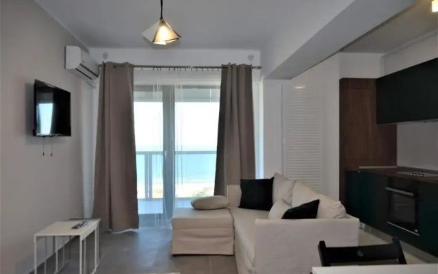 Mamaia Beach LuxyMar 1 Apartment