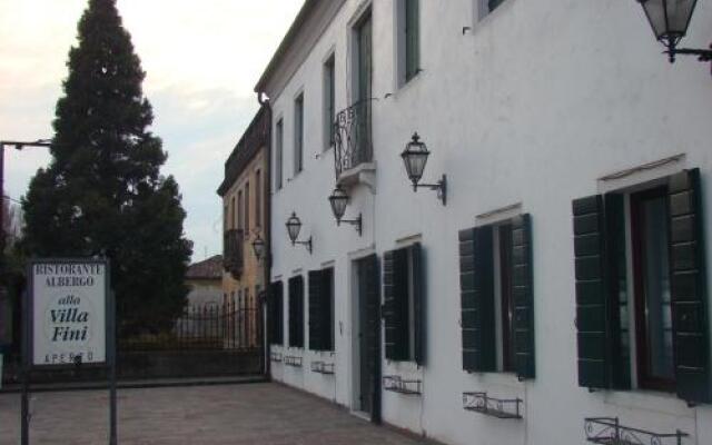 Отель Ristorante Alla Villa Fini Италия, Доло - отзывы, цены и фото номеров - забронировать отель Ristorante Alla Villa Fini онлайн вид на фасад