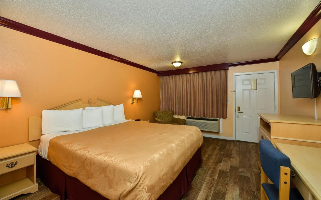 America's Deluxe Inn