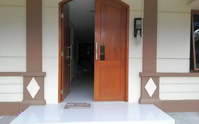 OYO Life 2594 Kost Azarina Syariah