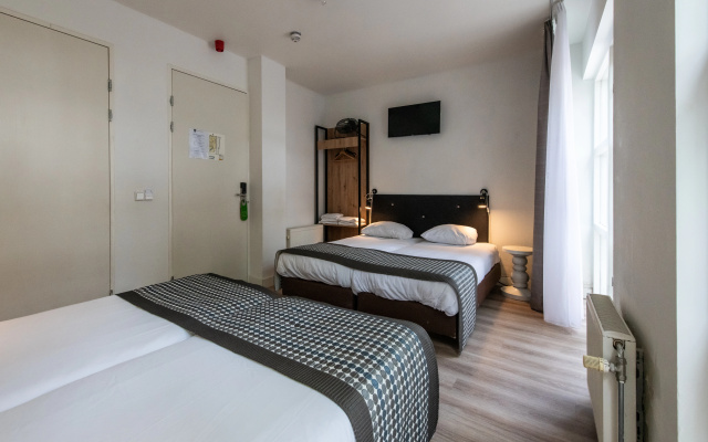 Acostar Hotel