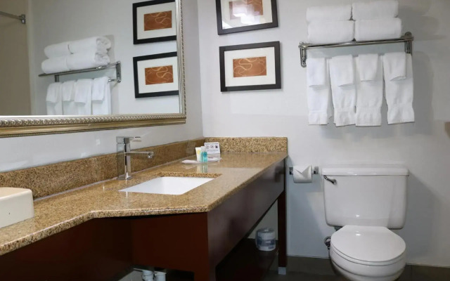 Comfort Suites Near Casinos Norwich-Uncasville CT
