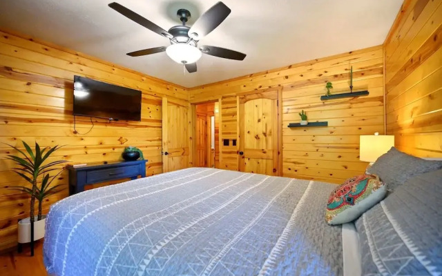 Kalo Cabin Secluded Stay