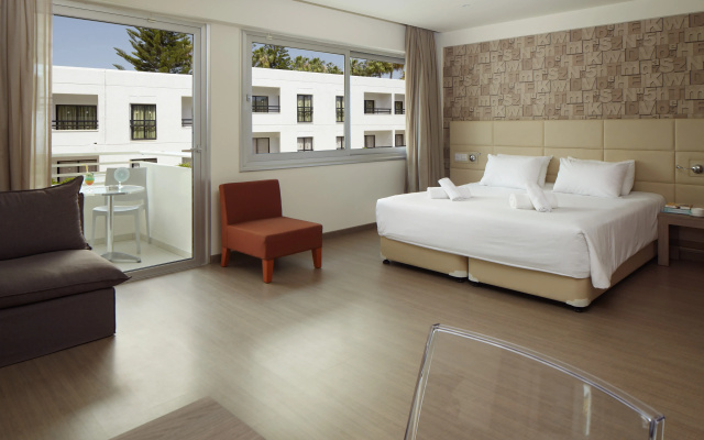 Отель Melpo Antia Hotel & Suites