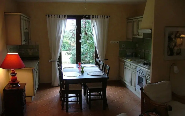 Luxurious Holiday Home with Pool in Ajat France