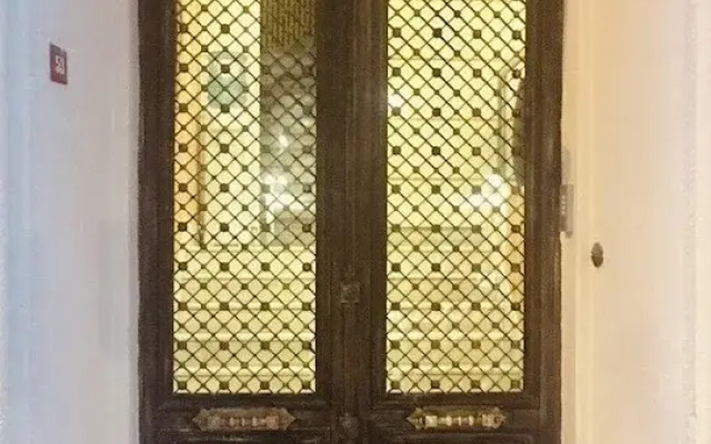 Sam Diamond Residence