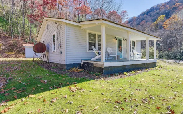 Pet-friendly Topton Home w/ Patio, Deck & Views!