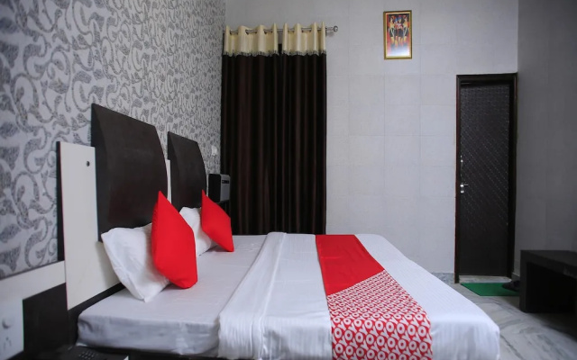 OYO 12842 Hotel Sumit Lodge