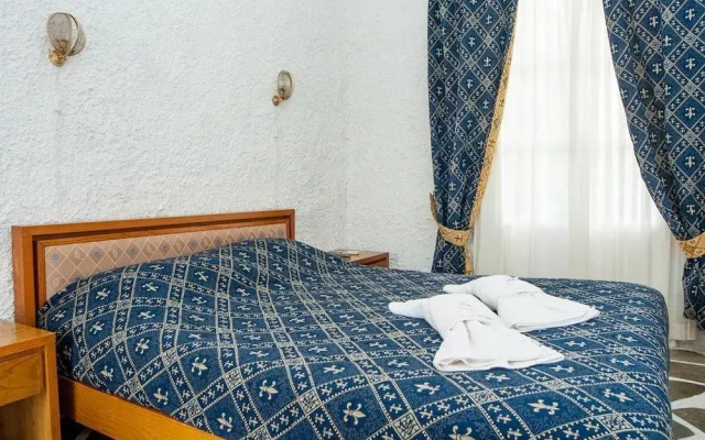 Manousos' Rooms