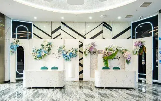 One three Grand Hotel