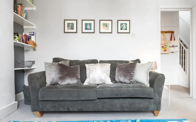 Bright Large Home in Clapham, Sleeps 8!