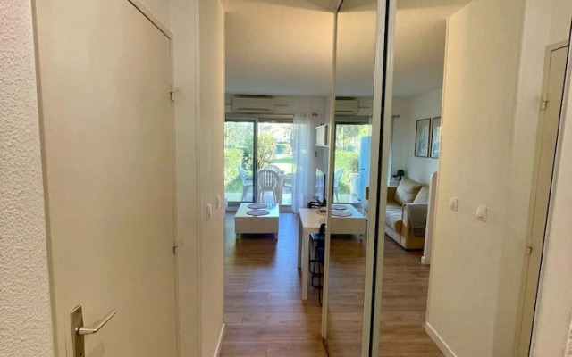 Apartment With Garden and Pool Access