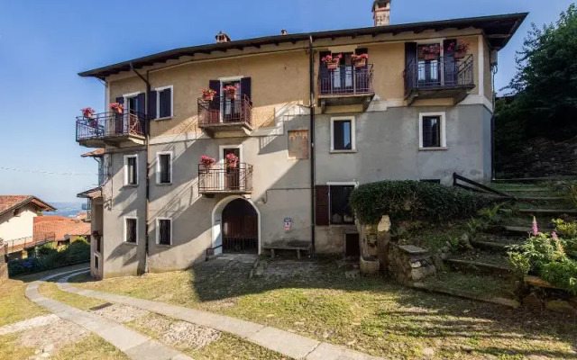 Stresa Complex Levoasi