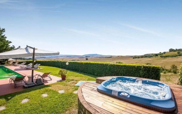 Elegant Holiday Home With Pool And Bubble Bath
