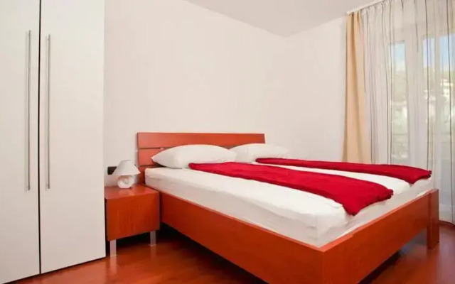 Sea-N-Sun Apartments