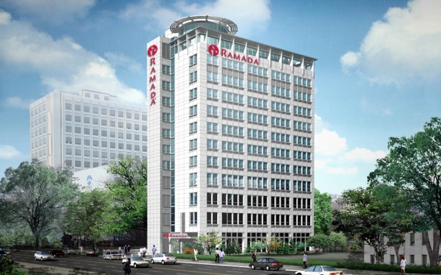 Отель Ramada Seoul Jongno Сеул вид на фасад