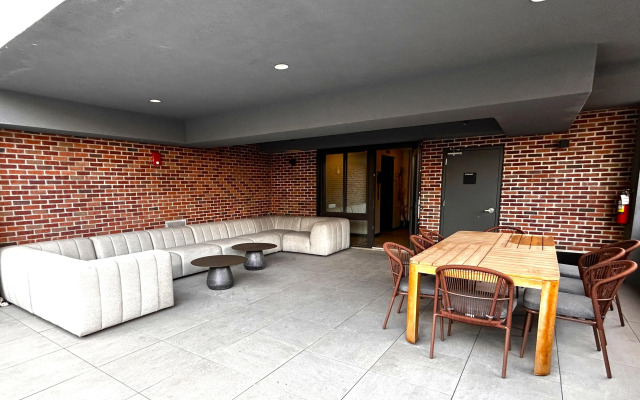 Dutch Hotel Long Island City New York , Belvilla District 6 Formerly Sonder