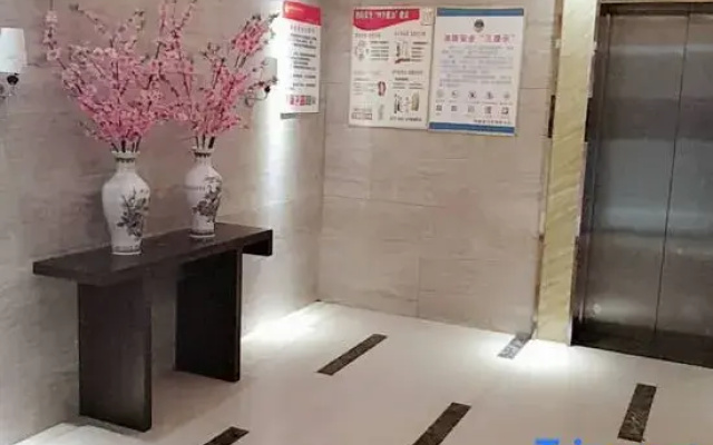 Shengjing Yijia Hotel (Gucheng Fanyang Road Underground Mall)