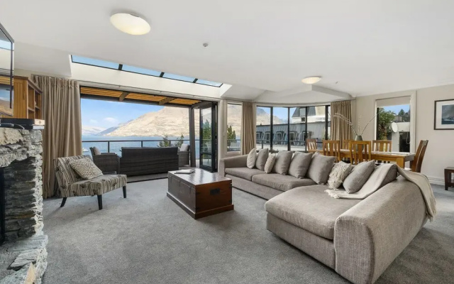 Lakefront Luxury 912 The Beacon Two Bedroom