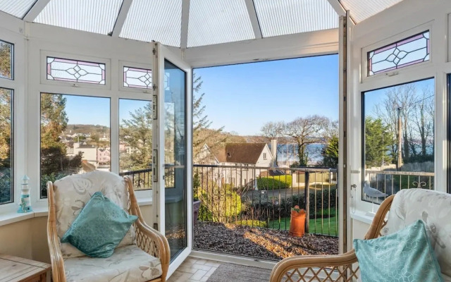 Four Oaks - Sea and Harbour Views