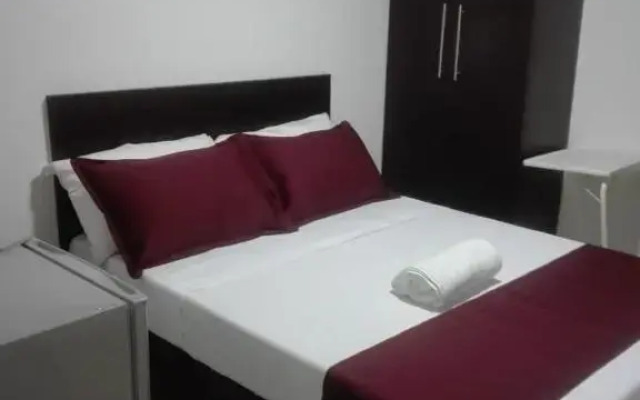 Hotel Girón Plaza