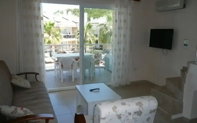 Golden Life Blue Green Residence