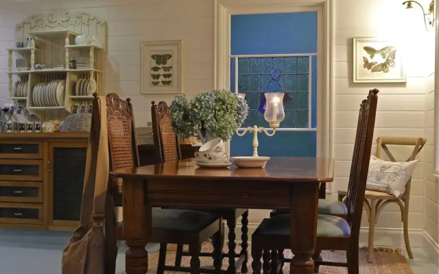 Candlelight Cottage