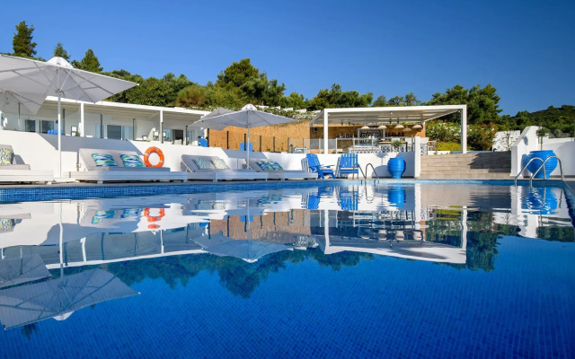 Villa D'Oro - Luxury Villas & Suites