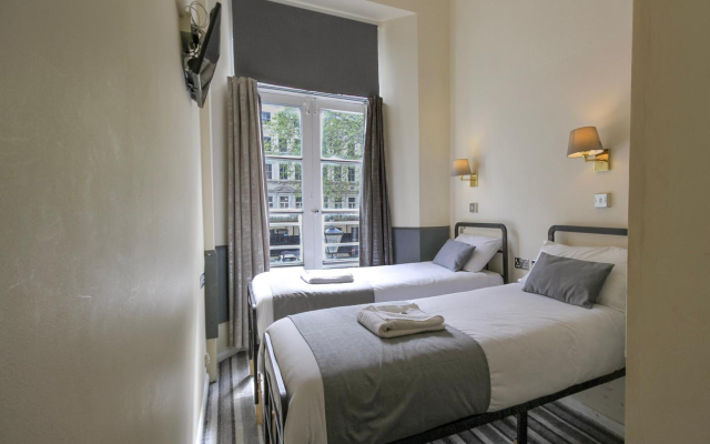 Hyde Park Court Hotel