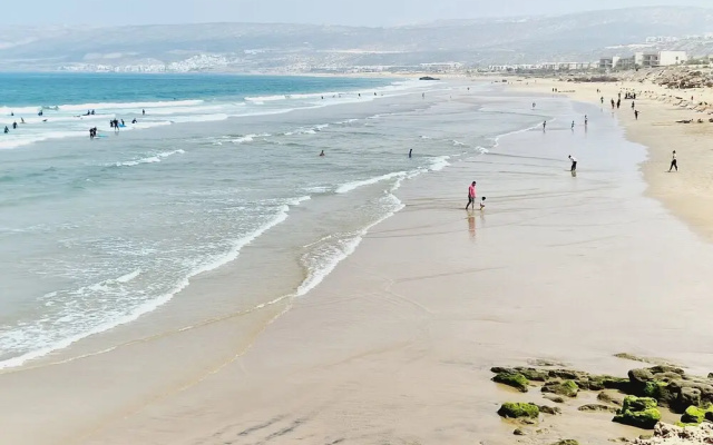 1bed Apt Sleeps 4 - Free Parking, Wifi, Near Beach