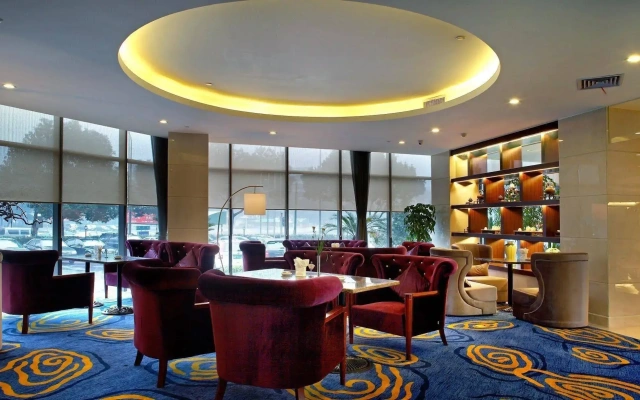 Ningbo Holiyacht Crystal Hotel
