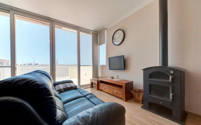 Modern Seaside 2 BR APT w Spectacular Views