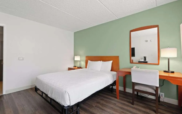 Vagabond Inn Executive Old Town