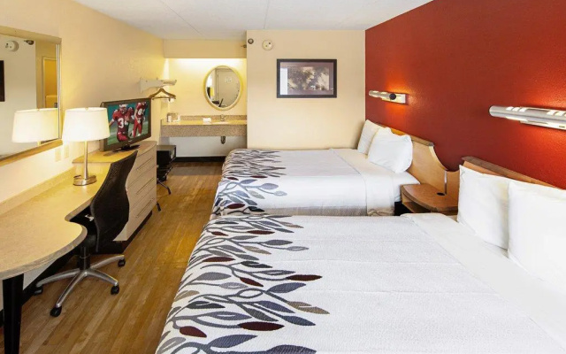Red Roof Inn Toledo - University