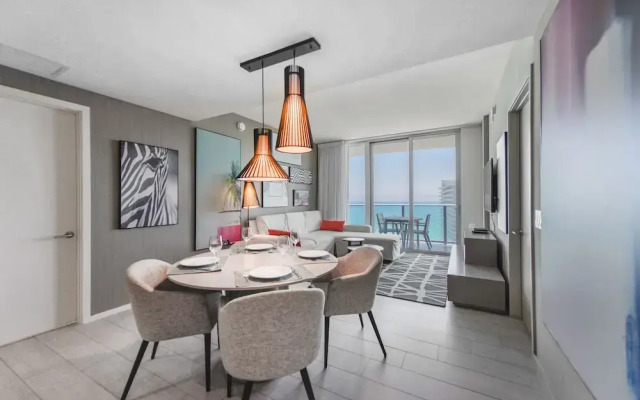 Amazing 2BR Hyde Beach House Ocean Views
