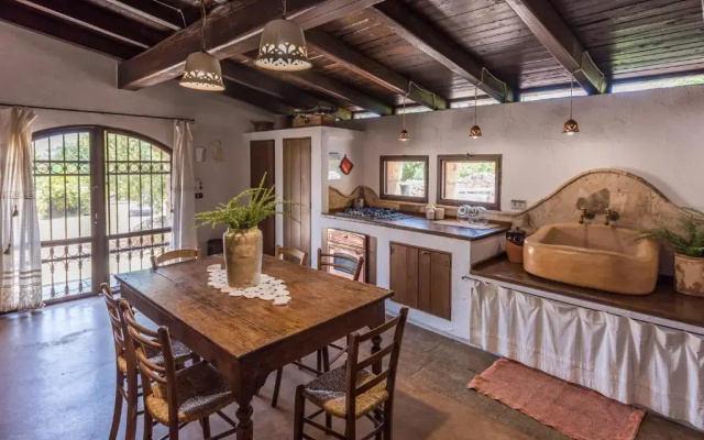 Tia Maria Country Inn