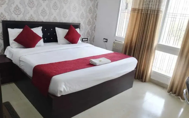 Hotel Paras R Inn