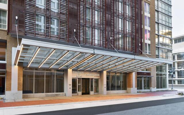 Отель Courtyard by Marriott Washington Downtown/Convention Center США, Вашингтон - отзывы, цены и фото номеров - забронировать отель Courtyard by Marriott Washington Downtown/Convention Center онлайн вид на фасад