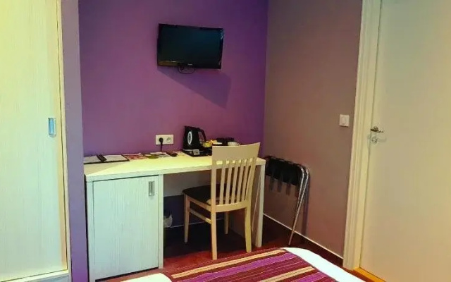 Irin Hotel