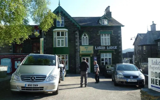 Lakes Lodge