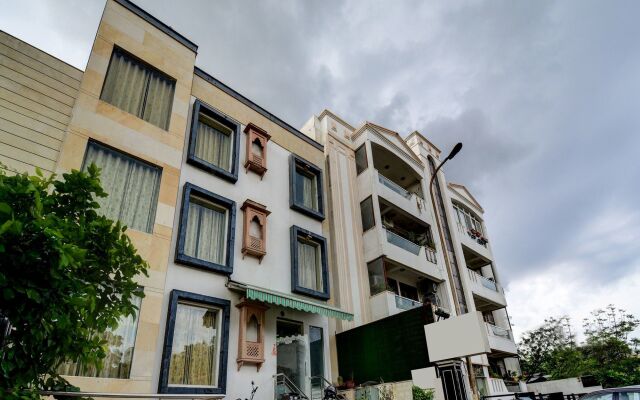 OYO 16127 Hotel Taurus вид на фасад